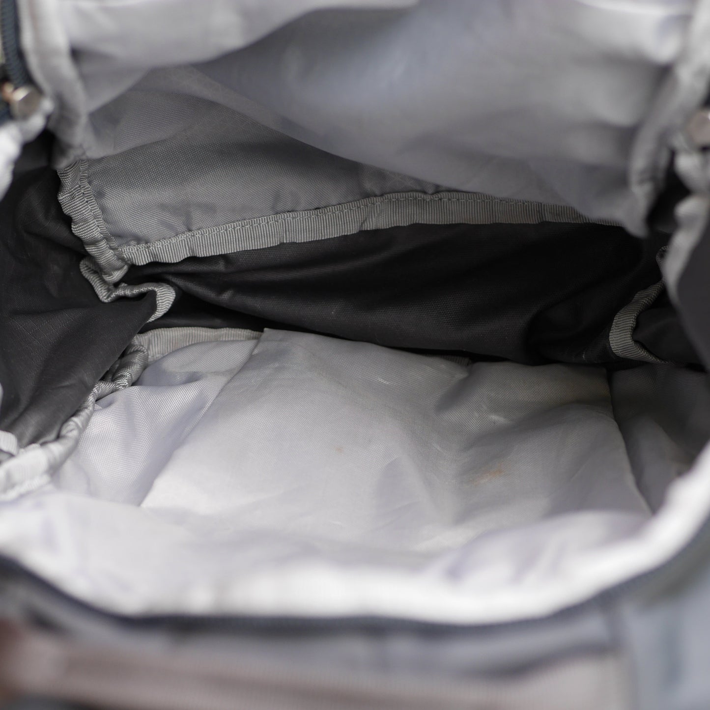 Tarn 18 Backpack - Gray & Blue (BP10)