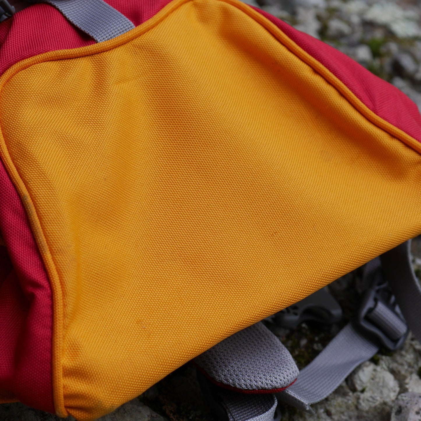 Kikki 6 Backpack - Fire & Cranberry / Puffin (BP52)