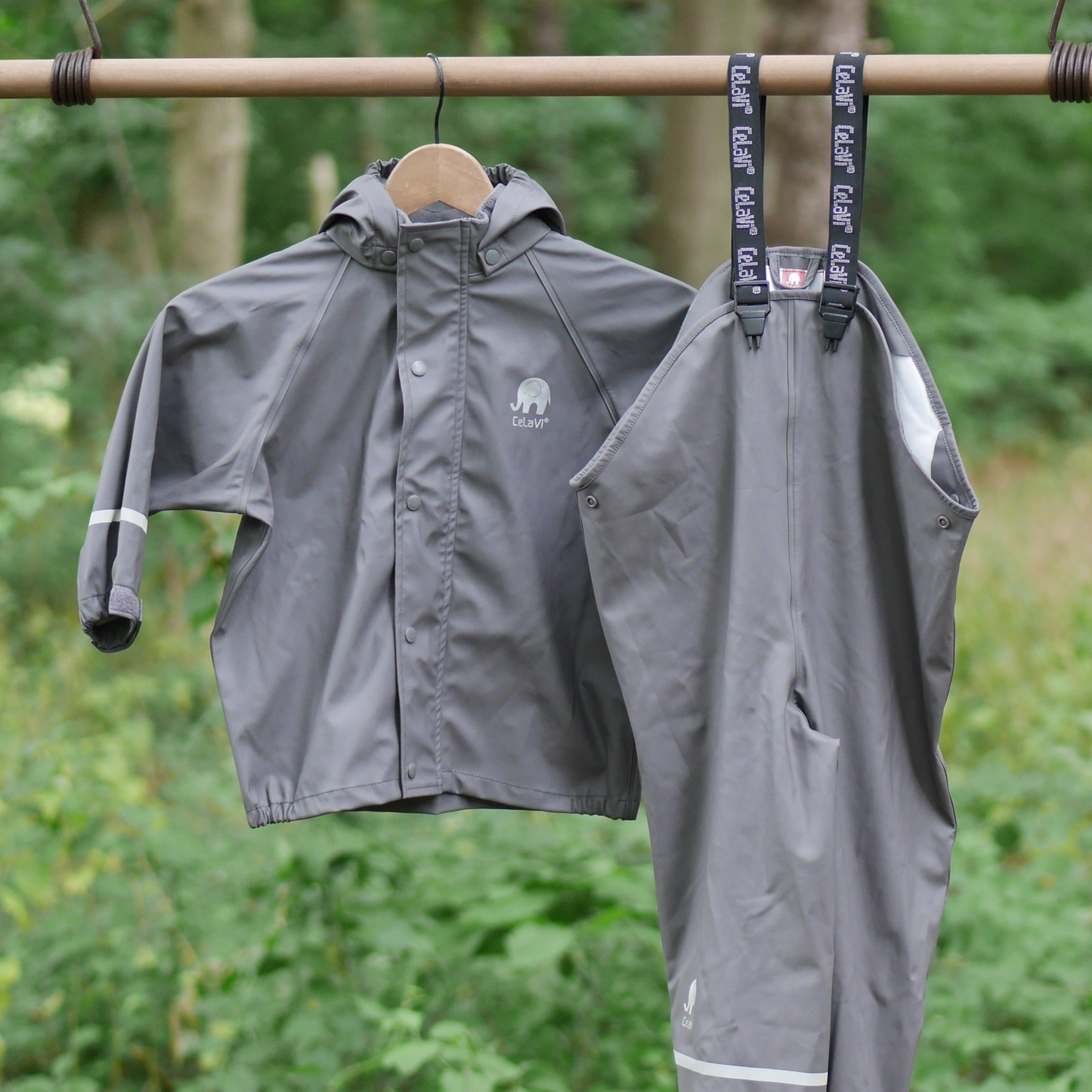 Two Piece Classic Rain Suit w/Bib - Gray - Size 100 (3-4 yr)