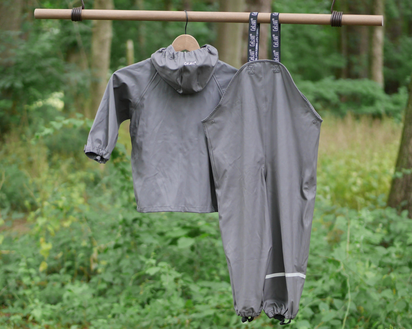 Two Piece Classic Rain Suit w/Bib - Gray - Size 100 (3-4 yr)