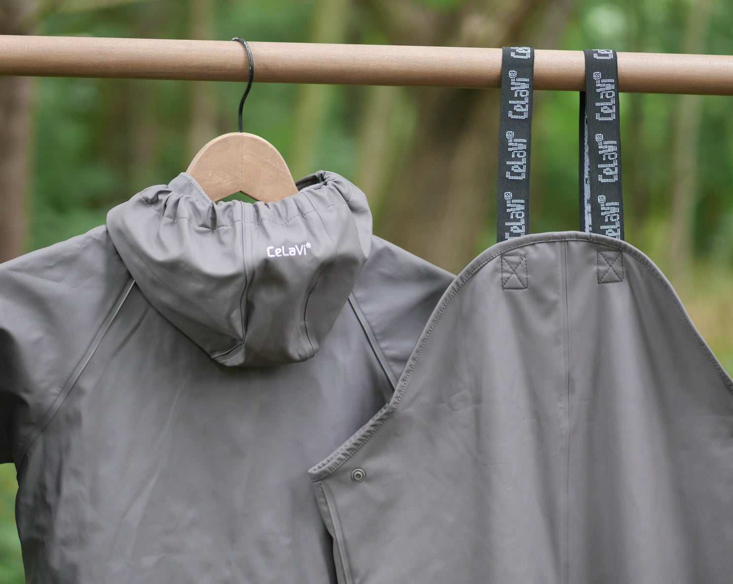 Two Piece Classic Rain Suit w/Bib - Gray - Size 100 (3-4 yr)