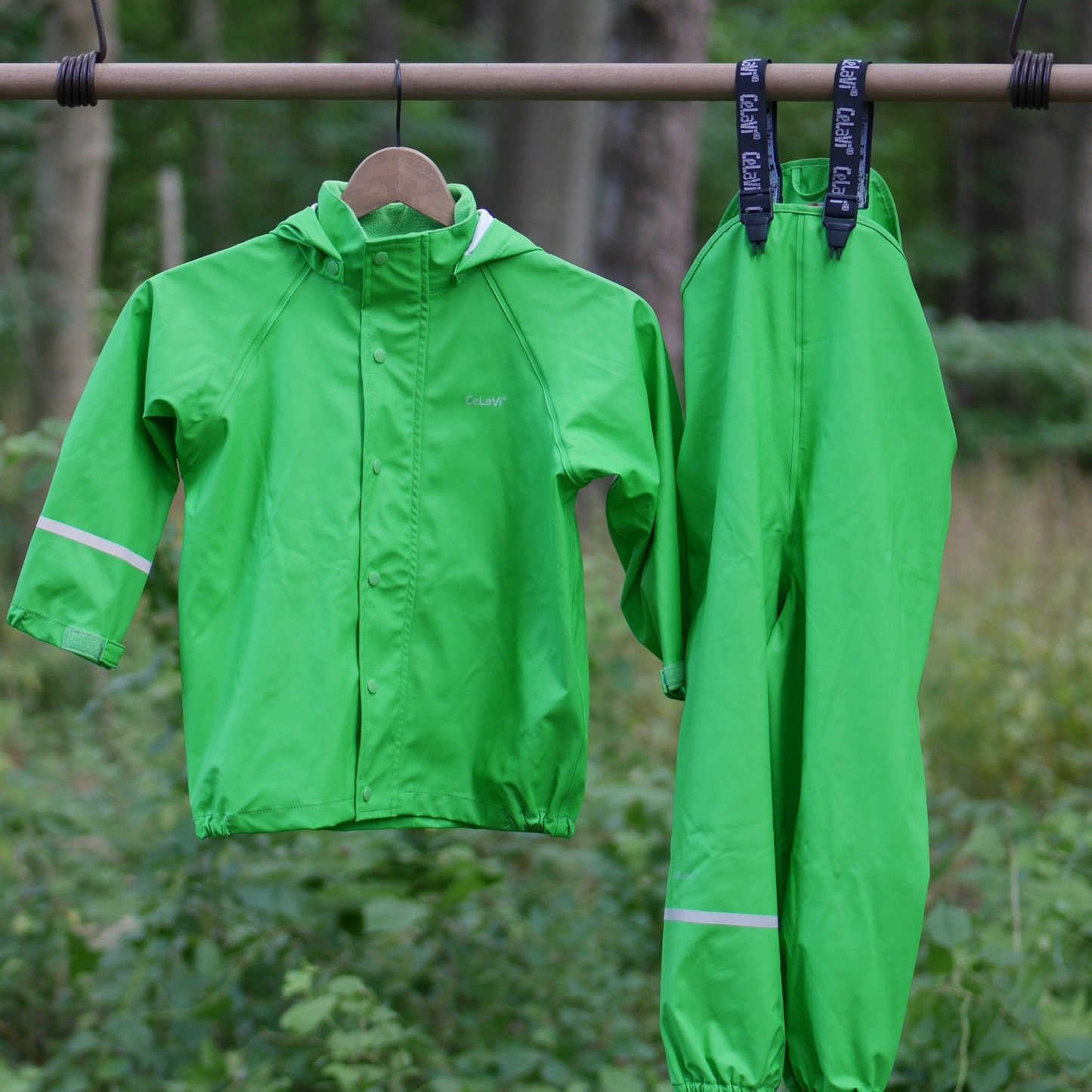 Two Piece Classic Rain Suit w/Bib - Green- Size 110 (5 yr)