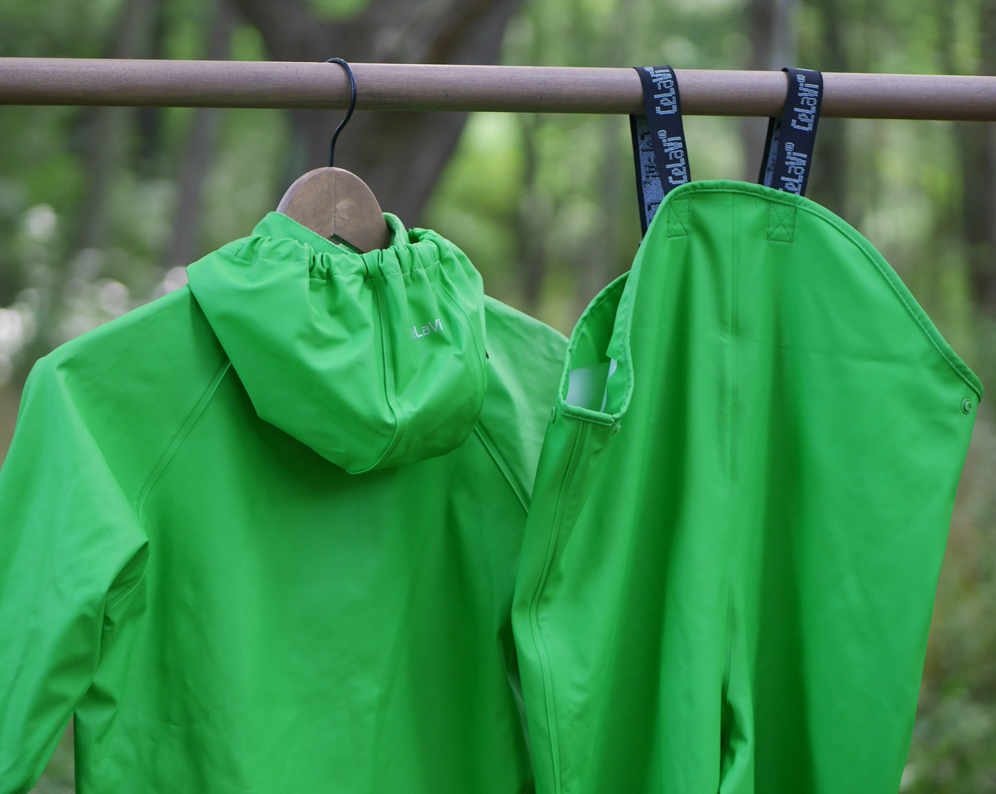 Two Piece Classic Rain Suit w/Bib - Green- Size 110 (5 yr)