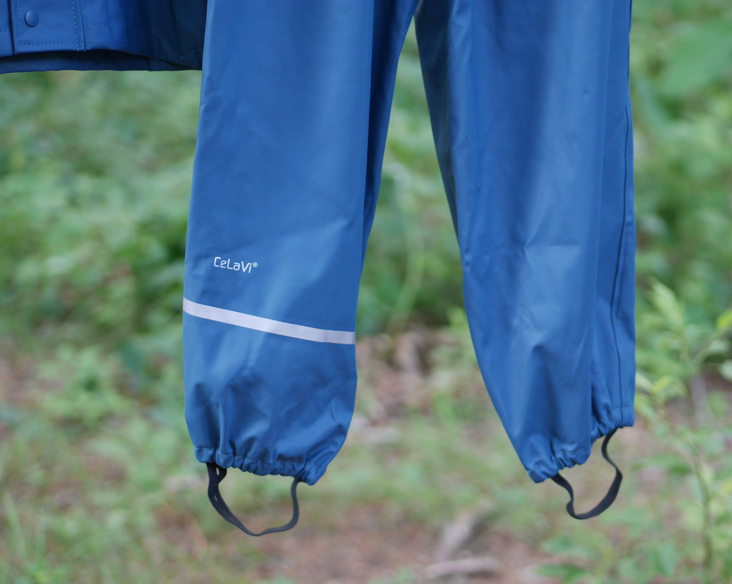 Two Piece Classic Rain Suit - Ice Blue - Size 120 (6-7 yr)
